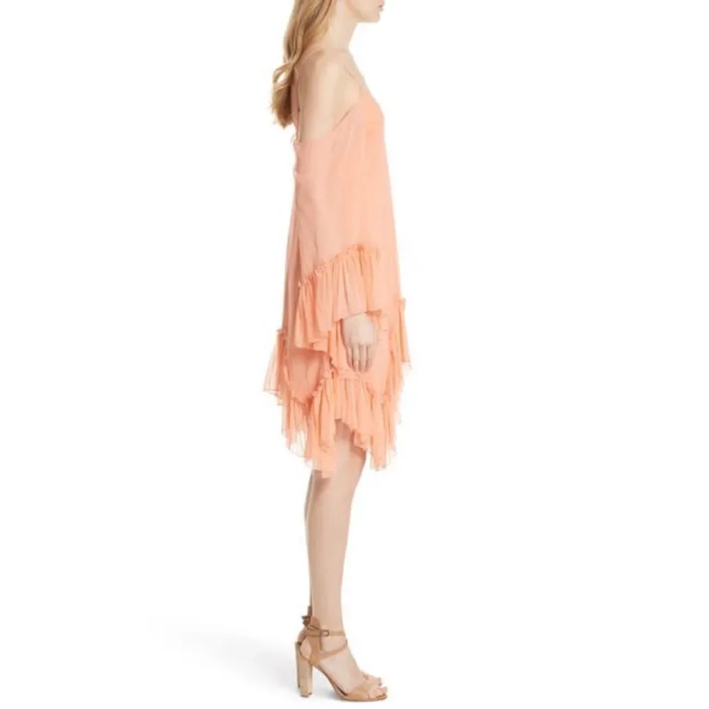 Alice + Olivia Ilaria 100% silk Dress in Peach